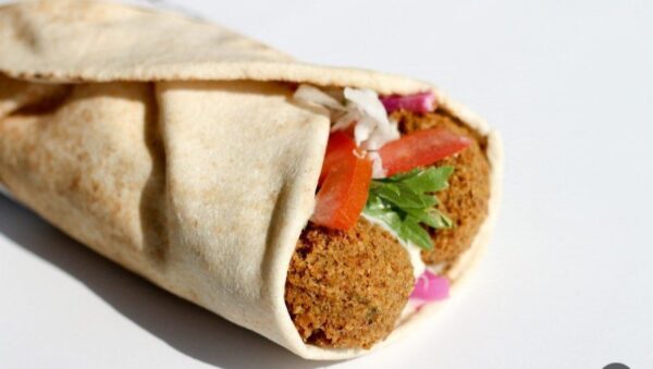 Falafel sandwichساندويتش فلافل